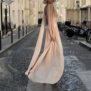 Colección de Verano: Elegante Vestido Largo Casual con Escote en V Profundo, Plisado, de Color Sólido, con Espalda Descubierta y Cintura Ajustada - Product Image 3