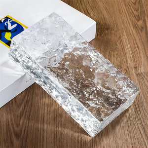 Ladrillos <span class=keywords><strong>de</strong></span> <span class=keywords><strong>vidrio</strong></span> transparente utilizados para la construcción <span class=keywords><strong>de</strong></span> muros con patrones ondulados <span class=keywords><strong>en</strong></span> la superficie - Product Image 3