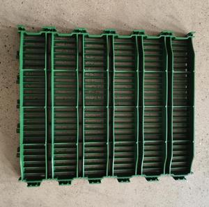 Nuovo Pavimento in Plastica a Doghe per Gabbie di Parto in Allevamenti Suini - Product Image 4