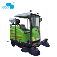 Balayeuse électrique à 4 brosses Mini Hippo haute efficacité pour le nettoyage des rues urbaines, des sols industriels, des parcs, des routes et de grandes surfaces extérieures