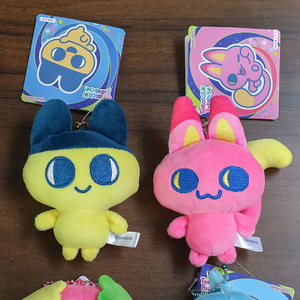 Porte-clés en peluche <span class=keywords><strong>Tamagotchi</strong></span> HECION Série Mignonne et Rêveuse, Adorables poupées en peluche Mametchi et Guchi, Porte-clés et pendentif de sac amusants - Product Image 1