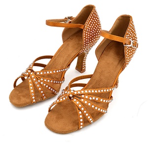 <span class=keywords><strong>Scarpe</strong></span> <span class=keywords><strong>da</strong></span> <span class=keywords><strong>ballo</strong></span> latino professionale <span class=keywords><strong>da</strong></span> <span class=keywords><strong>donna</strong></span> Evkoo con <span class=keywords><strong>scarpe</strong></span> <span class=keywords><strong>da</strong></span> <span class=keywords><strong>ballo</strong></span> Premium con strass - Product Image 4