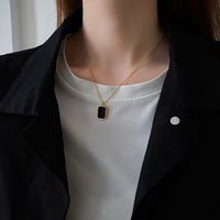 Collier ras du cou tendance 2024 en acier inoxydable plaqué or 14 carats avec pendentif zircon ovale délicat, cadeau unisexe