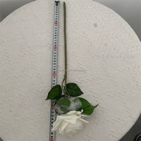 B-1344 Vente en gros de roses artificielles populaires, diamètre 13,5 cm, grandes têtes de roses blanches, fleurs au toucher réel pour la décoration de mariage