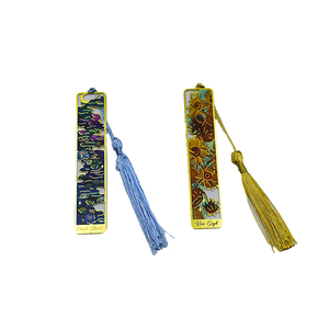 Marcapáginas Personalizado con Corte Troquelado, Esmaltado y con Diseño de Pintura al Óleo Famosa para Amantes de la Lectura - Product Image 5