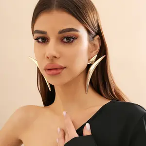 Exaggerated geometric triangular bend personality earrings cross-border sales of simple design russia china 2024 N2403258