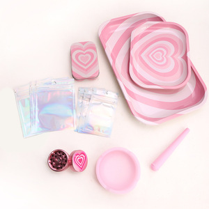 Kit Moderno Cuadrado Love Heart <span class=keywords><strong>Funway</strong></span> SK004: Bandeja Enrollable, Estuche para Tabaco, Caja Metálica, Molinillo de Hierbas, Cenicero, Tubo de Almacenamiento y Accesorios - Product Image 3