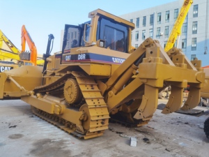 Bulldozer Caterpillar D8R usado original de Japón con buenos componentes del núcleo del motor en excelentes condiciones para la venta - Product Image 3