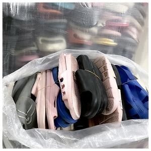 GZ Fabricante Fornecedor Usado Sapatos Mix Alta Qualidade Misturado Segunda Mão Sapatos para Crianças Crianças Mulher Homem Usado Sapatos os Chinelos - Product Image 4