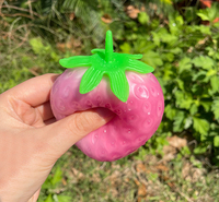 Jouet sensoriel anti-stress mini fraise souple en TPR, changeant de couleur, pour soulager le stress, cadeau pour enfants, idéal pour les fêtes