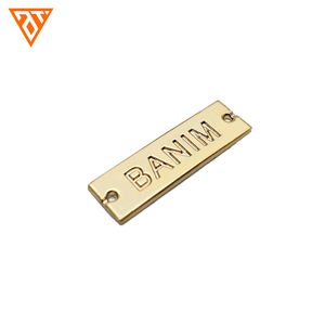 Fabbrica personalizzato inciso Logo cucire targhette in metallo etichette per stoffa