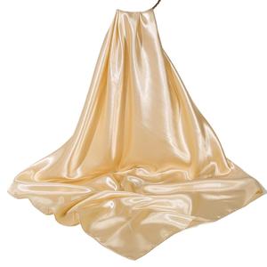 Chal Grande de Seda con Estampado Digital Estilo Marroquí en Naranja Vibrante para Mujer, Ideal para Fiestas, Viajes y como Cubierta de Playa - Product Image 4