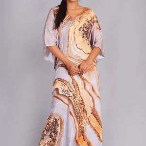 ชุดคลุมคาฟตันผ้าฝ้าย 100% สำหรับผู้หญิงไซส์ใหญ่ ลายพิมพ์ดอกไม้แบบแฮนด์บล็อก เหมาะสำหรับใส่พักผ่อน มีราคาขายส่ง - Product Image 1