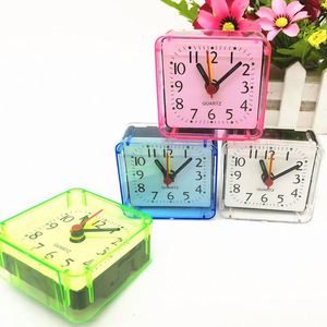 Réveil vert à piles Portable horloge de Table carrée en plastique pour étudiants adultes <span class=keywords><strong>matin</strong></span> appel horloge de bureau pour usage domestique - Product Image 3