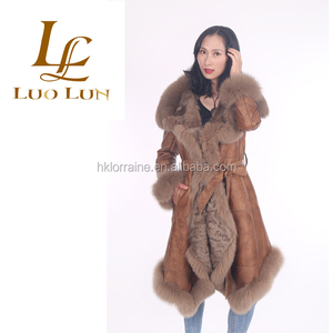 Cappotto Lungo Invernale da <span class=keywords><strong>Donna</strong></span> <span class=keywords><strong>in</strong></span> <span class=keywords><strong>Pelle</strong></span> di Pecora Toscana con Finitura <span class=keywords><strong>in</strong></span> Morbida <span class=keywords><strong>Pelle</strong></span> Scamosciata e Collo <span class=keywords><strong>in</strong></span> Pelliccia Calda - Product Image 2