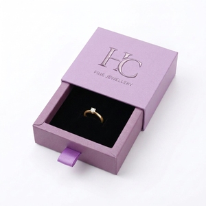 กล่องใส่แหวนแบรนด์เนมสุดหรู กล่องบรรจุภัณฑ์เครื่องประดับแบบลิ้นชักสั่งทำพิเศษ พร้อมช่องใส่แหวนแบบกำมะหยี่ พิมพ์โลโก้แบบ Spot UV ราคาขายส่งจากโรงงาน - Product Image 6