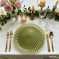 Assiette de présentation en verre vert olive en forme de fleur, vente en gros, assiette décorative en vrac pour location de mariage et banquets