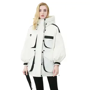 OEM Manufacturing Women Winter Boutique防風ホワイトショートフード付きダウンフィルドフグジャケット女性用