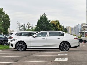 <span class=keywords><strong>BMW</strong></span> Serie 5 2.0T TwinPower Turb 2021 Usado, Sedán de Lujo con Techo Panorámico, Volante a la Izquierda, Control de Crucero Adaptativo (ACC), en Venta - Product Image 4