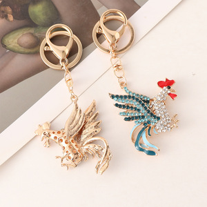 พวงกุญแจเหรียญวินเทจประดับเพชรพลอยเคลือบลายไก่จีน ทำจากโลหะผสมสังกะสี ทันสมัย เหมาะเป็นของขวัญคริสต์มาส - Product Image 4