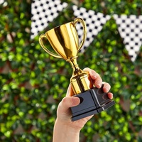Prix de sculpture en plastique conçu sur mesure pour le défi de la musculation Gym Achievement et le trophée de la victoire sportive