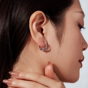 Boucles d'oreilles Huggie plaquées argent avec design d'ailes en cristal en forme de cœur rose pour femmes, bijoux mignons à la mode, cadeau - Product Image 6