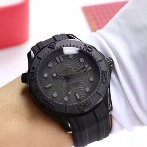 Montre de luxe vintage moderne à mouvement mécanique automatique pour homme, bracelet en caoutchouc noir, lunette en céramique, boîtier en acier inoxydable noir - Product Image 6