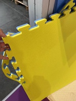 Tapis de Jiu Jitsu en mousse EVA antidérapants 100x100cm jaune bleu épissage Arts martiaux et piste d'entraînement de danse pour une utilisation en salle de sport