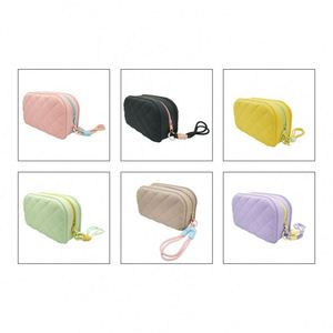 Pochette de maquillage en silicone durable avec logo personnalisé, fermeture éclair étanche, grande capacité pour les voyages en plein air et l'usage quotidien - Product Image 5