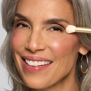 Pinceau de maquillage double tête 2-en-1 à manche en bois et poils synthétiques doux pour contouring, poudre scintillante et blush - Product Image 5