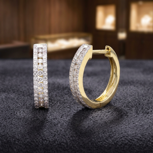 Prix de gros Boucles d'oreilles créoles Huggie plaquées or rhodié 14K avec petits diamants naturels taille brillant, Bijoux de mode pour femmes - Product Image 4