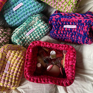 Bolsas de almacenamiento personalizadas al por mayor de diseño bonito para brochas de maquillaje bolsa de maquillaje de tocador de ganchillo cosmético de viaje grande - Product Image 3