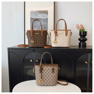 奢华设计师字母组合手提包高端单肩斜挎包大容量商务休闲，由高品质聚氨酯制成 - Product Image 2