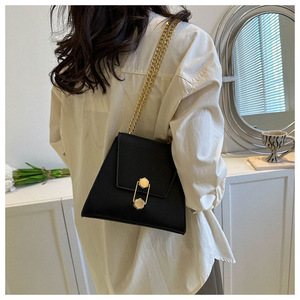 I-0949 Factory <b>Women</b> Hnadbags Fashion Solid Color <b>Crossbody</b> <b>Bag</b> Lock Chain <b>Bag</b> Trapezoidal <b>Small</b> square <b>Bags</b> - Product Image 3