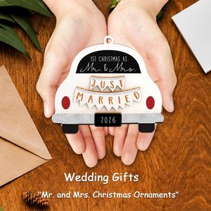 Adorno de Madera de Doble Capa para Coche con Letrero 'Recién Casados' y Personalización de Año para Recuerdo de Boda o Decoración de Árbol de Navidad - Product Image 2