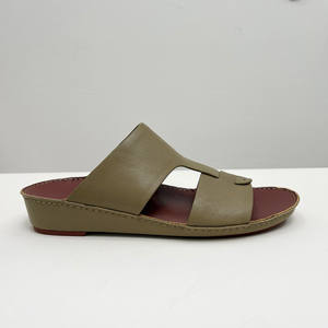 Vente en gros usine – Nouvelles sandales d'été haut de gamme pour hommes en cuir de vachette, cousues à la main, à semelle épaisse, tendance, polyvalentes et décontractées - Product Image 5