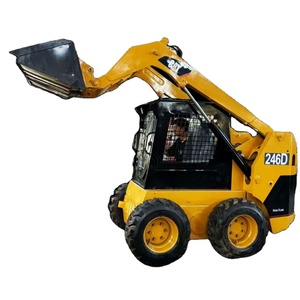 Chargeuse compacte Caterpillar 246D d'occasion, modèle 2022, capacité 1 tonne, certifiée CE, avec moteur et roulement. - Product Image 1