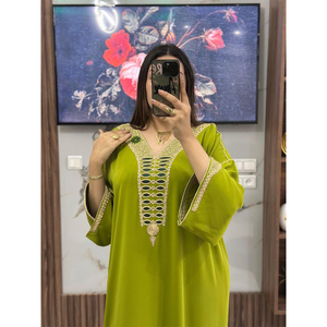 อาบายะสีเขียวปักลายสำหรับผู้หญิง คอวี แขนยาว ยาวคลุมเท้า ทรงหลวม ไซส์ใหญ่ ใส่สบาย ระบายอากาศได้ดี เหมาะสำหรับฤดูร้อน - Product Image 2