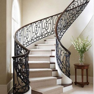 Rampe d'escalier en fer pour villa, design traditionnel, garde-corps en acier durable, pièces d'escalier - Product Image 1