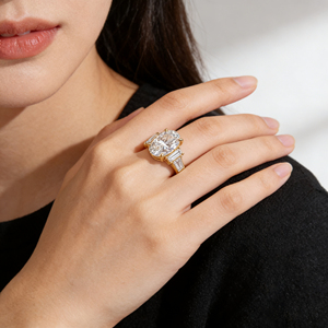 แหวนเงินแท้สั่งทำพิเศษ ทองคำแท้ 10K/14K/18K ทรงคลาสสิก เพชรเพาะเลี้ยง CVD คุณภาพ IGI VVS-VS รูปไข่/รูปทรงเหลี่ยม สำหรับงานหมั้น งานเลี้ยง แฟชั่น - Product Image 4