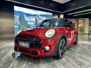 VENTES FLASH 2019 <span class=keywords><strong>MINI</strong></span> <span class=keywords><strong>COOPER</strong></span> S HATCHBACK D'OCCASION, CONDUITE À GAUCHE, INTÉRIEUR EN CUIR SOMBRE - Product Image 1