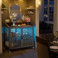 Meuble Bar Moderne Écologique en Bois avec Éclairage, Cave à Vin, Prise Électrique, Porte-Bouteilles, Meuble à Liqueurs, Rangement, Meuble de Salon/Café