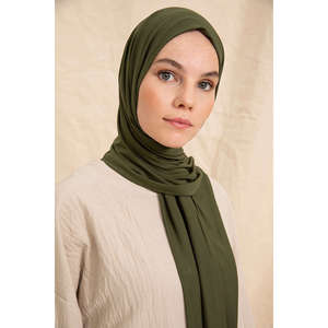 Bufanda de Algodón Color Caqui para Mujer, Complemento Perfecto para Gabardinas - Product Image 3