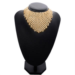 Tour de cou court de luxe exagéré européen et américain, collier de clavicule féminin individuel, chaîne de cou féminine - Product Image 1