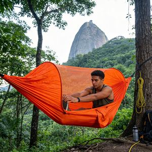 Hamaca Transpirable de Doble Capa con Malla Interior Anti-Insectos y Nailon Exterior Resistente al Agua para Campismo Tropical - Product Image 2