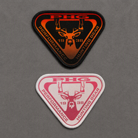 Patch personnalisé par sublimation avec bordure surjetée, badge logo imprimé par transfert thermique, patchs triangulaires à coudre pour vêtements