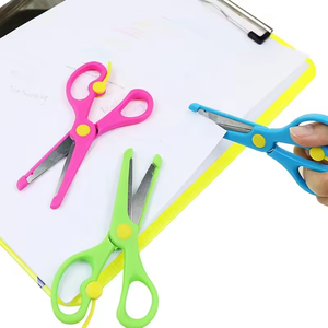 Forbici colorate in plastica di sicurezza per bambini strumenti di attività di <span class=keywords><strong>disegno</strong></span> artistico per bambini - Product Image 2