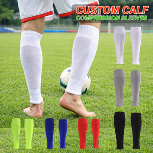 Chaussettes de football à compression absorbant la transpiration avec logo personnalisé pour protéger les jambes - Product Image 1