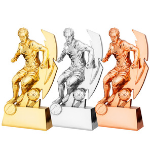 MVP Kidsren trofeo in resina da calcio placcato in oro eccezionale medaglia di riconoscimento del giocatore per centrocampista in avanti e marcatore difensore - Product Image 5