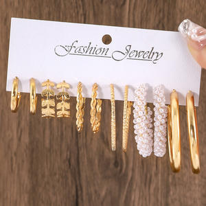 Parures de bijoux fantaisie tendance, 6 paires de boucles d'oreilles en alliage plaqué or avec perles d'imitation, style vintage pour femmes, pour les soirées - Product Image 2